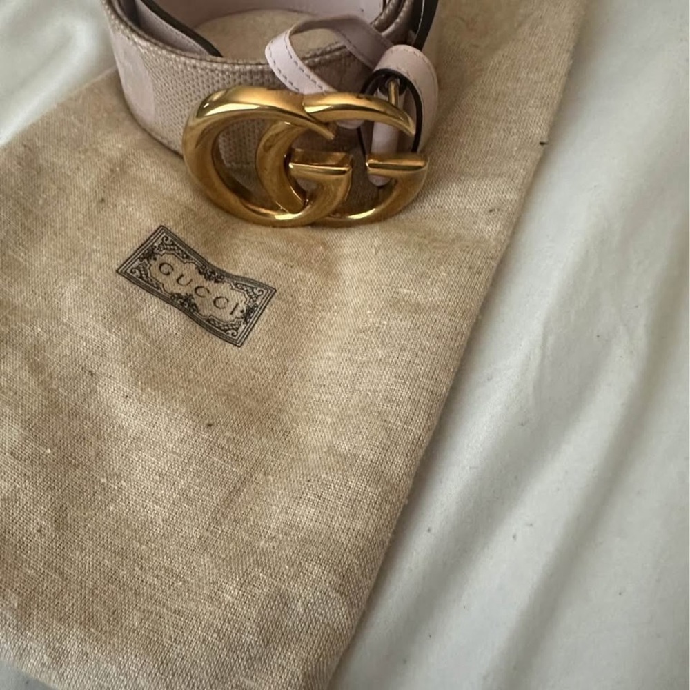 Gucci Women's Light Pink Belt with Gold GG Buckle